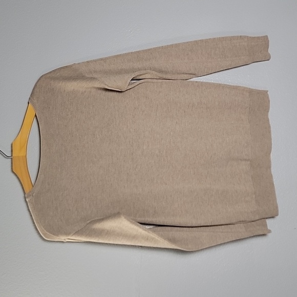 Willow & Clay Tan Sweater with Dog Design - Picture 6 of 9